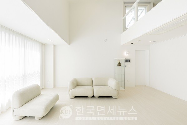 [인터뷰] 홈씨씨 인테리어 우현정 모모하우스 마스터 KCC글라스 자재로 공간의 감동과 가치 전해