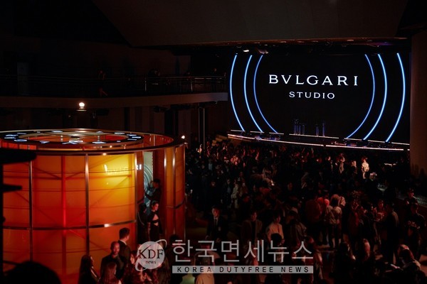 불가리 스튜디오에 모인 ★★, 리사·엔하이픈·이종석·야마시타 토모히사 등