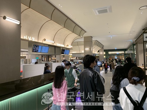 롯데몰 수원점, 69개 매장 리뉴얼... 푸드홀 다이닝 에비뉴 선봬
