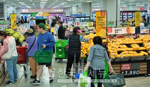 롯데마트 의왕점, 체류형 매장 리뉴얼... 냉장∙냉동 식품 50% 확대