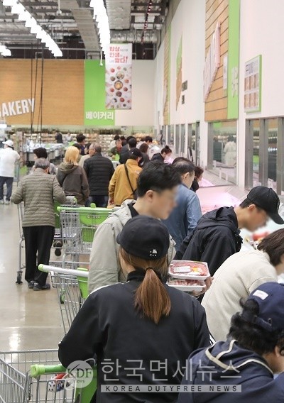 신세계그룹 쓱데이 첫날부터 오픈런 등 이마트·트레이더스 북적여
