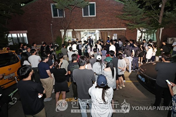 유례없는 투표용지 부족 사태…송파 주민 항의, 선관위 경찰 고발까지