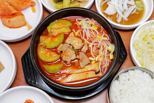 부산맛집 / 부산진구 ‘뚝딱애호박돼지국밥’: 전주식 돼지국밥 및 순대국밥, 남도시래기추어탕