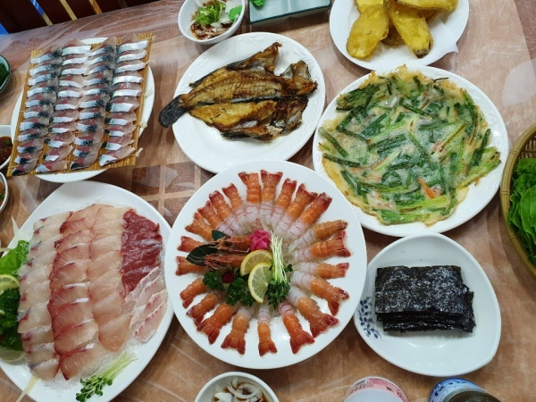 제주 표선맛집 ‘신산포구 자연산횟집’ / 신선한 횟감을 30% 포장할인 이벤트로 만나