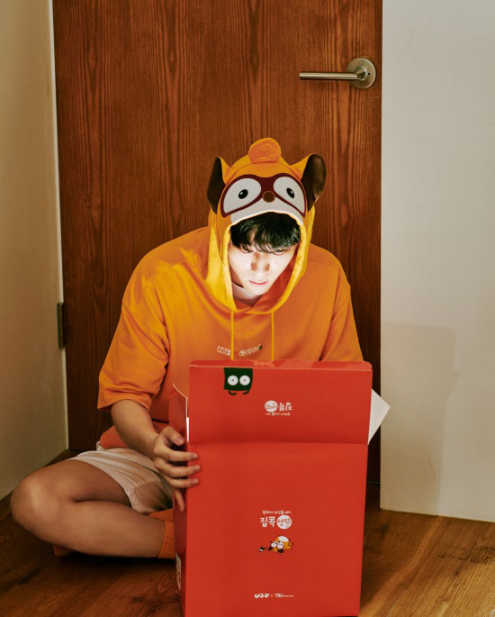 TBJ X 농심 너구리, 후드티·볼캡·그래픽티셔츠에 담은 오동통 너구리 캐릭터