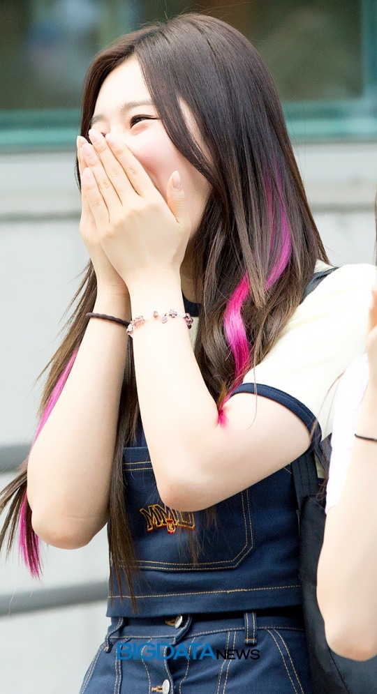 [BIG화보] 이시안, 초롱초롱한 눈망울의 어여쁜 요정..국프들의 심장을 저격해요 (프로듀스48)