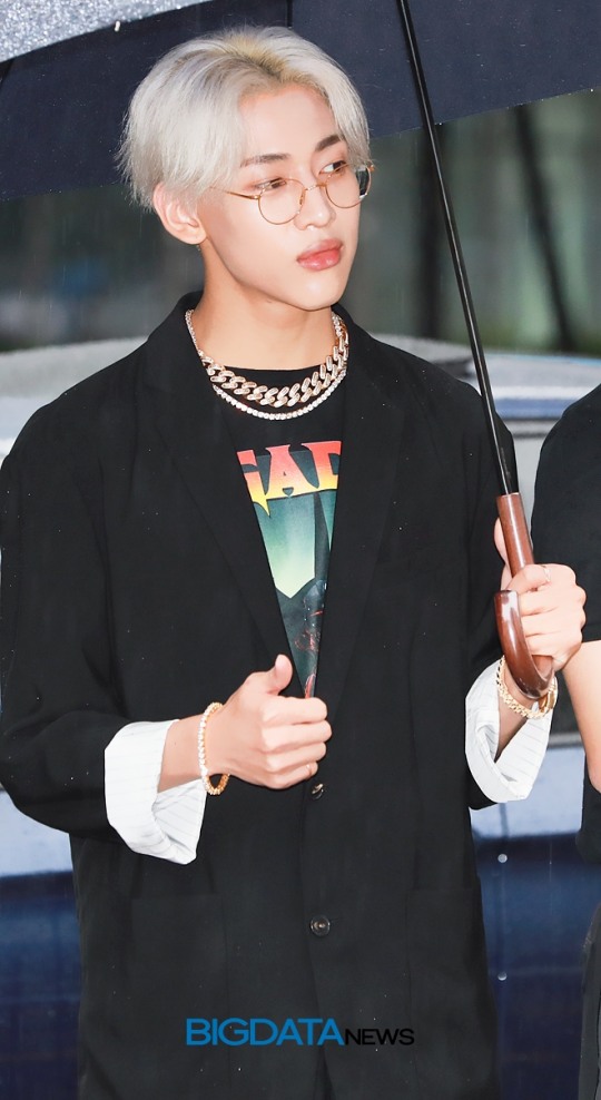 [BIG포토] 갓세븐(GOT7) 뱀뱀, 비 오는날에도 응원 온 아가새들 최고