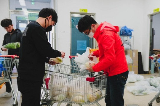 사회적경제모델 완주로컬푸드협동조합, 주민과 함께하는 나눔냉장고 진행