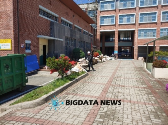 광주시학교시설지원단, 치평초등학교 외벽 보수공사 감독 엉터리