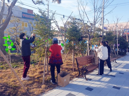 정읍시, 신태인읍 행정복지센터 광장서 ‘크리스마스트리 문화축제’ 열어