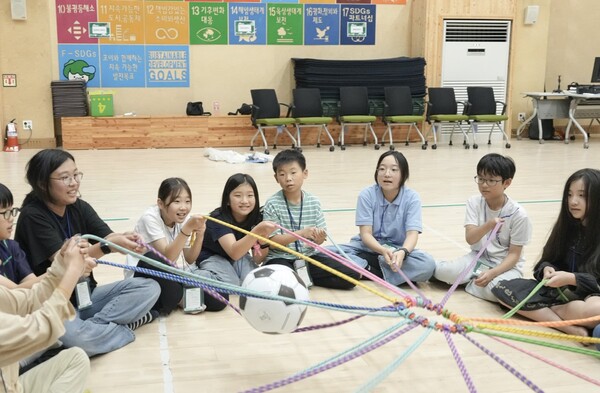 숲은 놀이터이자 배움터…자연에서 배우는 특별한 교육