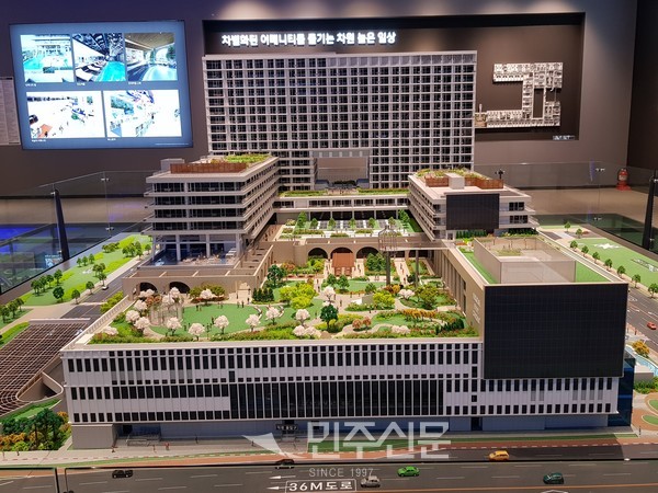 [르포] HDC현산 고덕아이파크 디어반 견본주택 가보니… 한강뷰, 사통팔달 입지에 실수요자들 북적