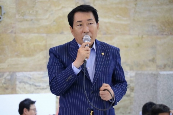 안상수, 자유한국당 비대위 준비위원장 선임… 홍준표 키즈 배현진도 포함