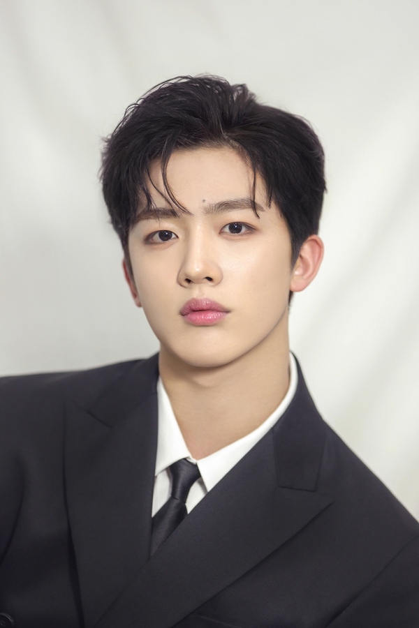 학교 2021 위아이 김요한, 남자 주인공 도빈 역 출연