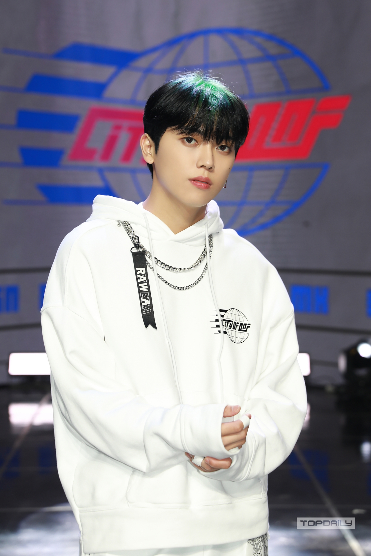 [톱포토] 온앤오프(ONF) MK,  여심 사로잡는 훈남 눈빛