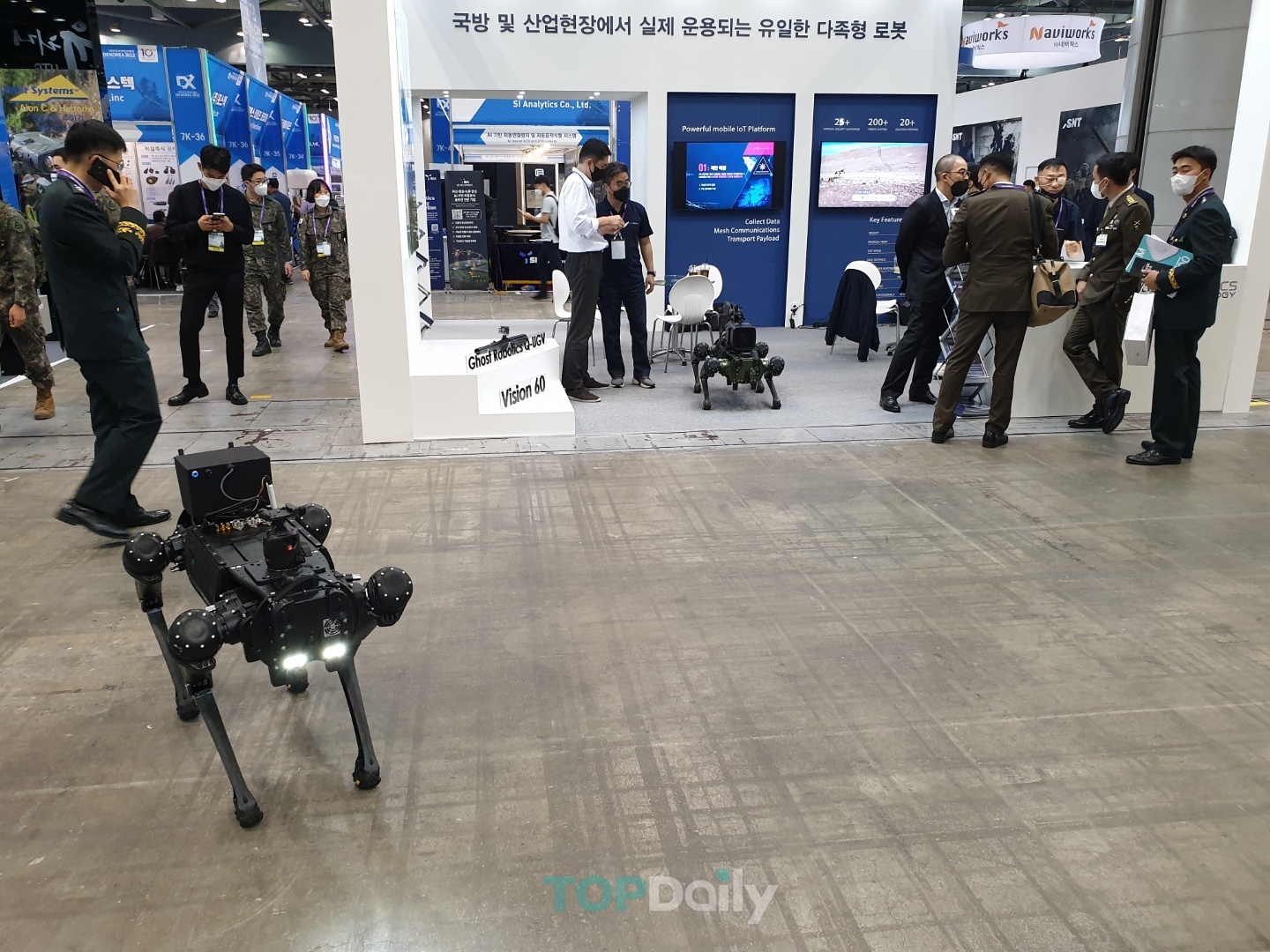 [현장르포] [DX KOREA 2022] 전천후 만능 4족 보행로봇, 고스트로보틱스 '비전60'