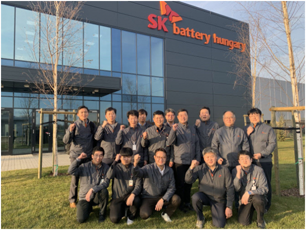 Chinese and Japanese EV Battery Makers Promoting Plants in Europe