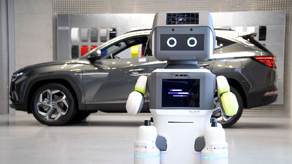 Hyundai Motor Group Introduces Advanced Humanoid Robot DAL-e for Automated Customer Services