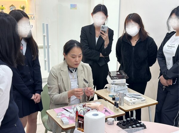 원주 메이저뷰티미용학원, 네일예비취창업 수강생들 위한 아크릴 특강 성료