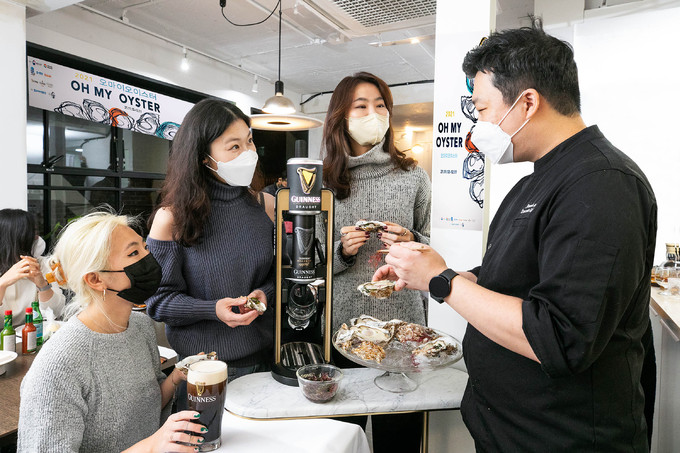 기네스, 아워플래닛과 협업…굴 요리 활용한 ‘오이스터 푸드 페어링’ 캠페인