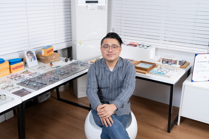 ‘12개국 수출’ 휴브아이웨어, 국내외에서 존재감