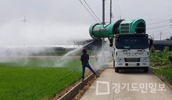 수원시농기센터, 3차례 친환경 광역방제 작업