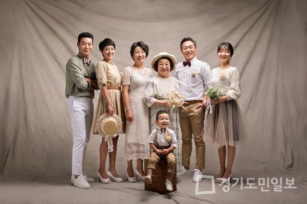 화보가족사진 전문 봄날애스튜디오, 가족 무료촬영 이벤트 진행