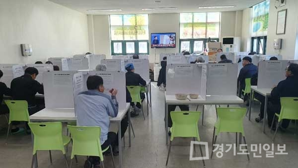 시흥도시공사, 환경미화타운 직원식당 칸막이
