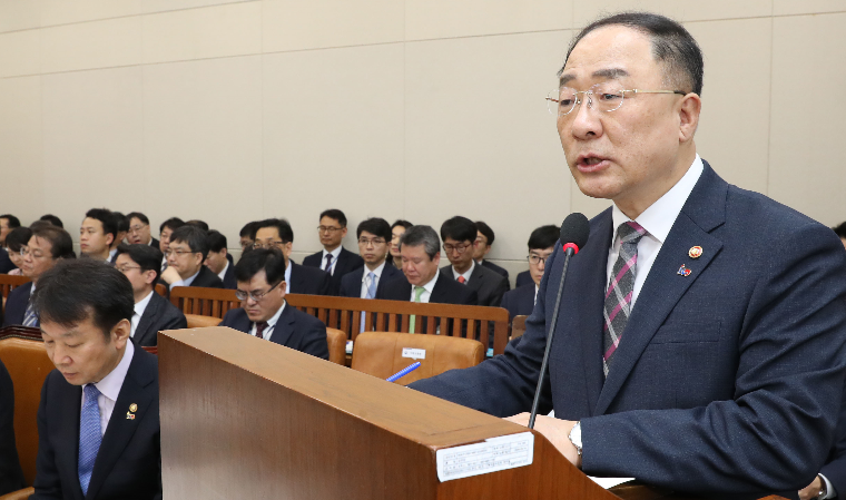 홍남기 "미세먼지·일자리 추경… 예타 제도 개편도"