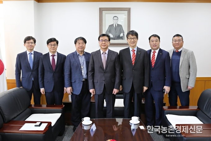 연암대, 장학금 지원한 (주)팜스코에 감사패