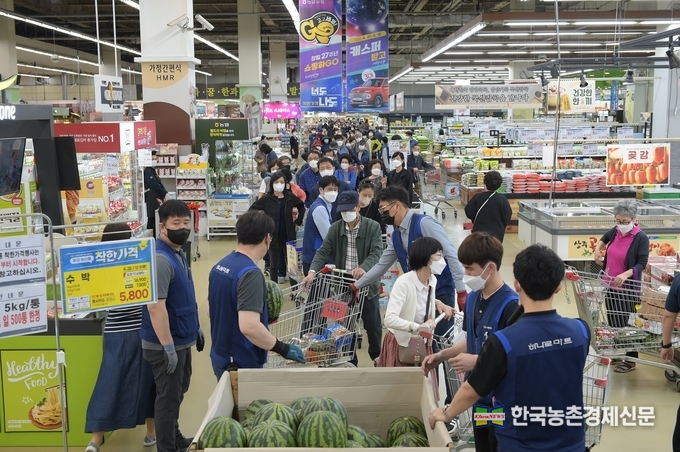 농협유통에 무슨일 났나요?... 박리다매로 연일 북새통!