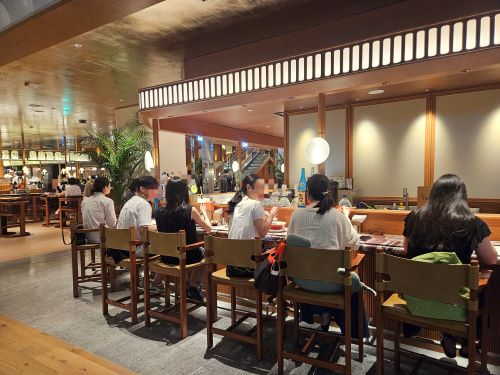 초격차 전략 통했다 신세계百 강남점 푸드홀, 한 달만에 매출 2.7배 껑충