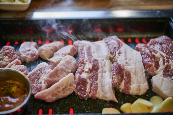 제주 성읍민속마을 돌집식당 제주도 흑돼지 맛집으로 발길 끊이지 않아