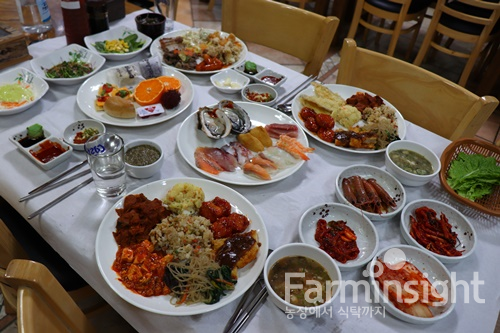 제주도 맛집 월척수산, 약 만 원대의 가격으로 활어회 해산물 뷔페 제공