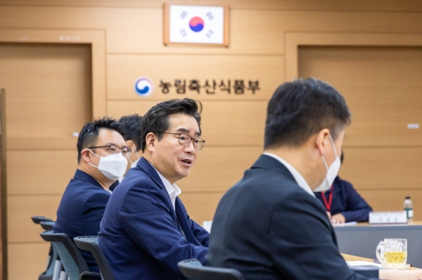 한우산업 발전 중요하게 생각…해결책 마련 위해 언제든 소통