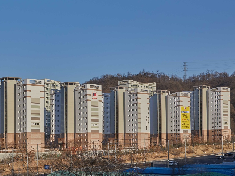 건설업계 리브랜딩 한창인데...부영의 원앙은 ‘여전하네’