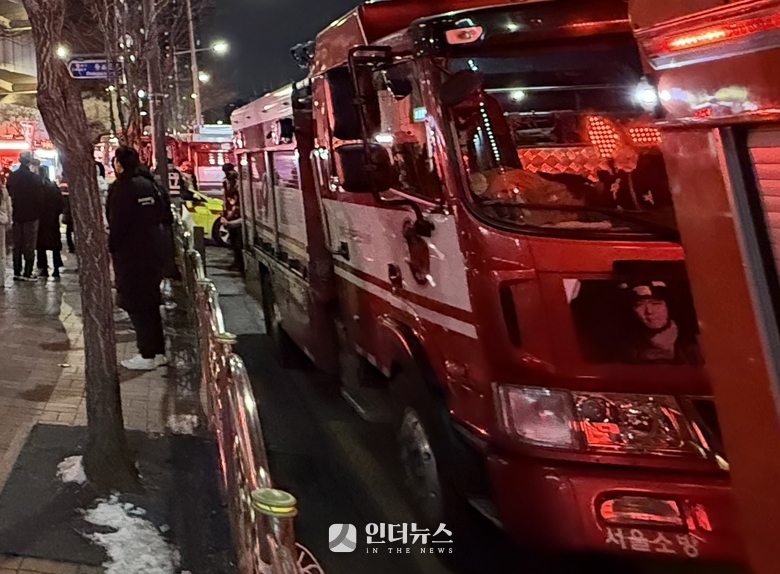 현대백화점 미아점 별관 주차장서 화재 발생 