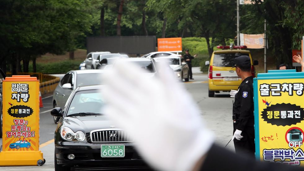 Explosion at Hanwha plant kills 2, injures 5 