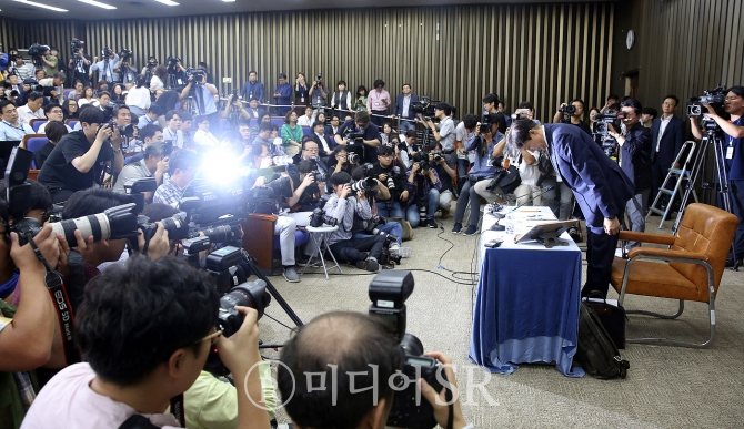 (종합) 조국 기자회견 의혹에 대한 반박 이어져.."밤샘 해명 하겠다"