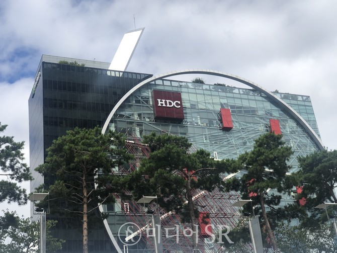 HDC현대산업개발, 17명 사상자 발생 光州건물 붕괴에 아연실색...어떻게 책임질까?