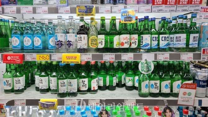 성수기에 참이슬 실종될 판...화물연대 파업에 주류업계 비상