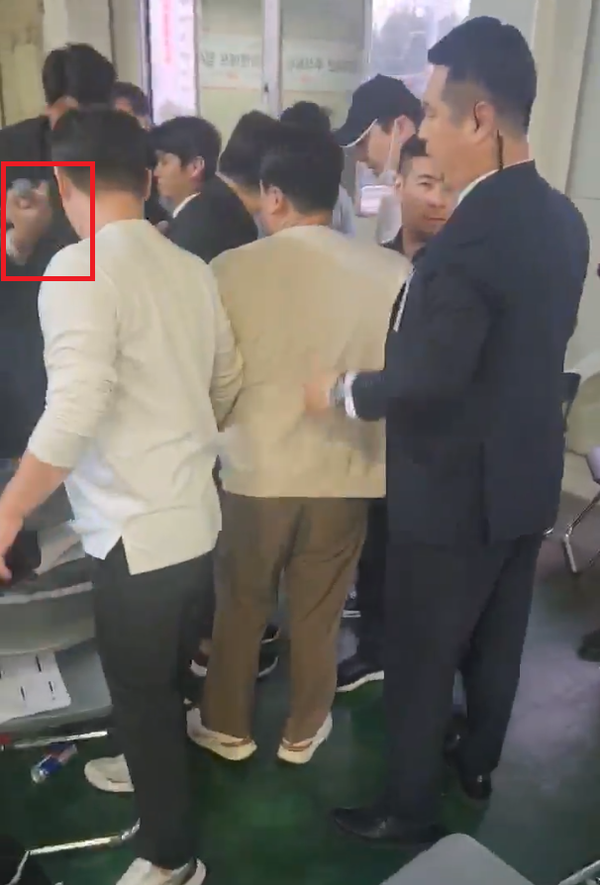 폭행으로 얼룩진 주총...디딤이앤에프엔 무슨일이?