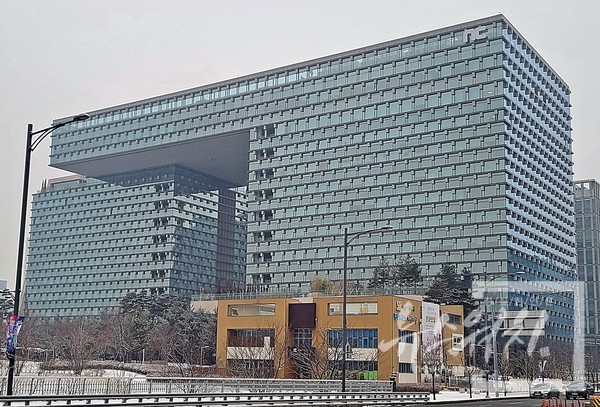 게임업계, 지난해 실적은?…대형 게임사 주춤-중견 게임사 성장, 실적 희비 엇갈려