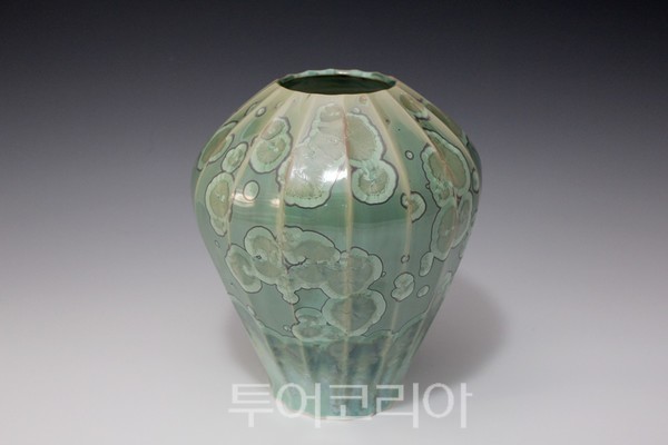 불꽃의 화려한 승화 결정유 도자 매력에 빠져보세요