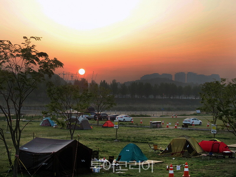 아산시 곡교천 야영장 20일 재개장...야영하며 코로나블루 극복!