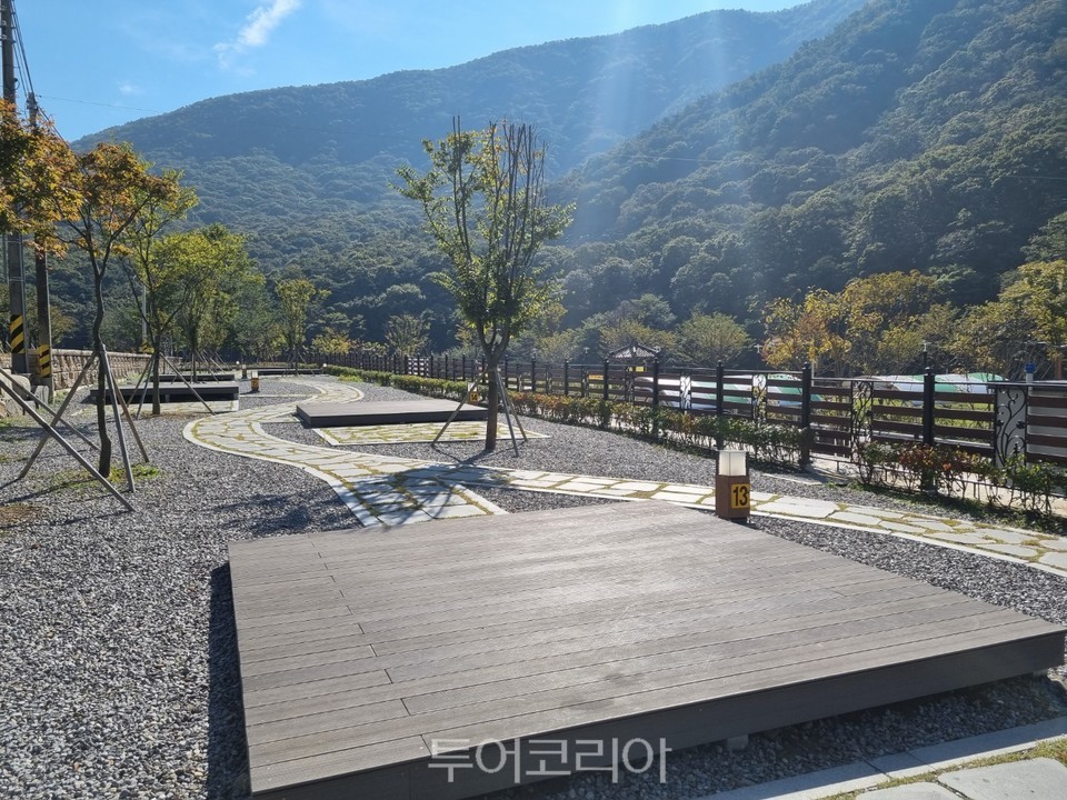 부여 언택트 여행 트렌드 맞춰  외산 수리바위 캠핑정원 개장