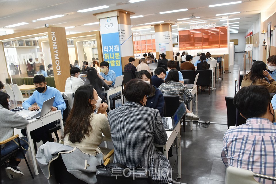 해외신혼여행 관심 급증..팜투어 주말 신혼여행박람회 연일 만원   