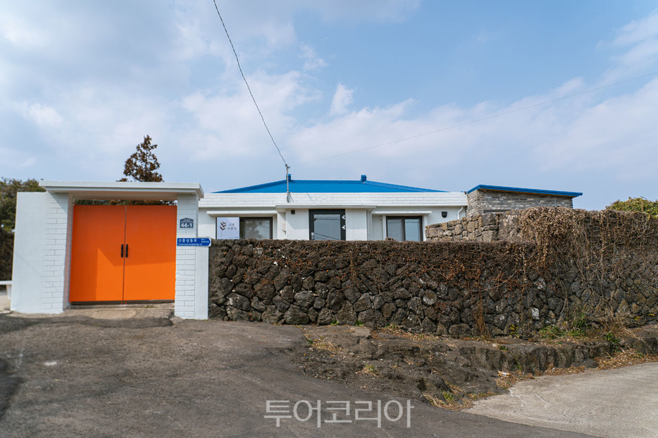 하나투어, 제주 빈집 활용한 제주스테이 다움 2호 신풍넝쿨집 오픈