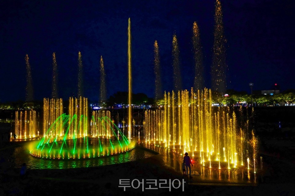 남원  요천 수경 음악분수 본격 개장..분수·워터스크린·조명연출쇼로 화려한 볼거리 선사