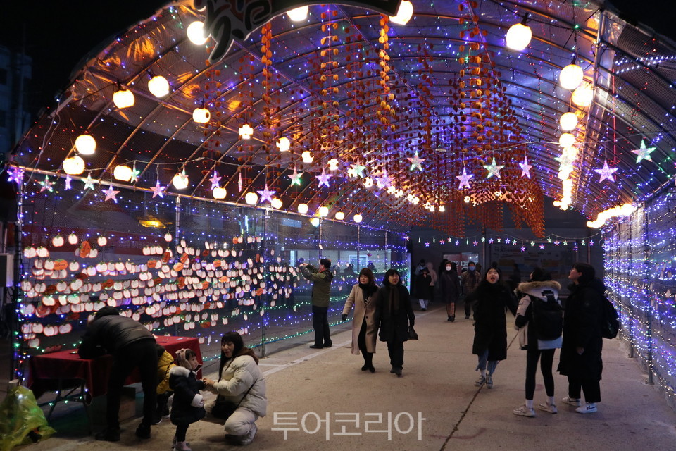 달콤쫀득한 곶감 맛보러 영동곶감축제로...내년 1월6일 개막